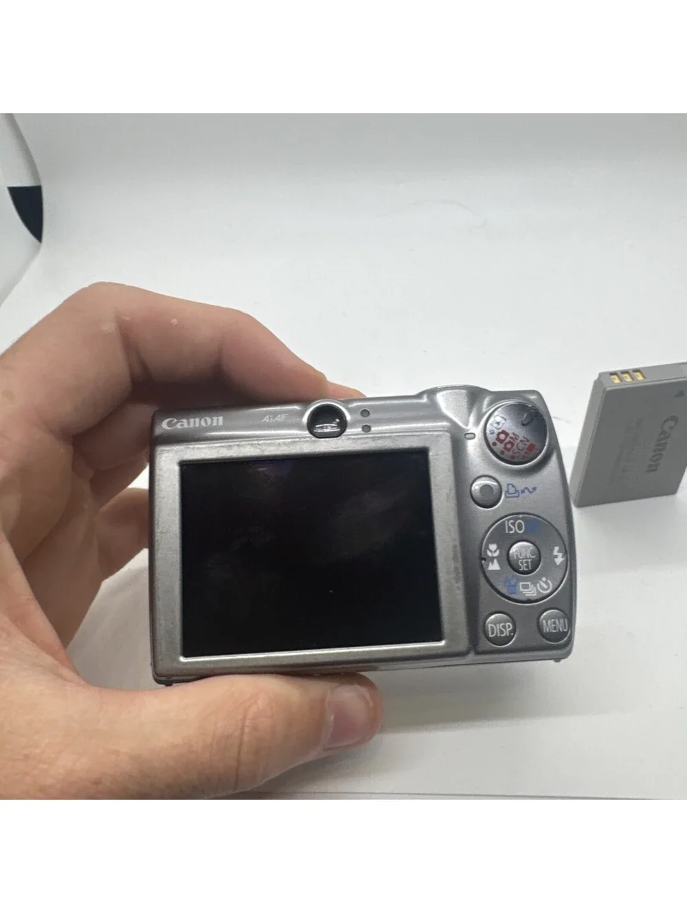 Canon Powershot SD800 IS 7.1MP Digital  ELPH Camera Powers Tested W/ Battery